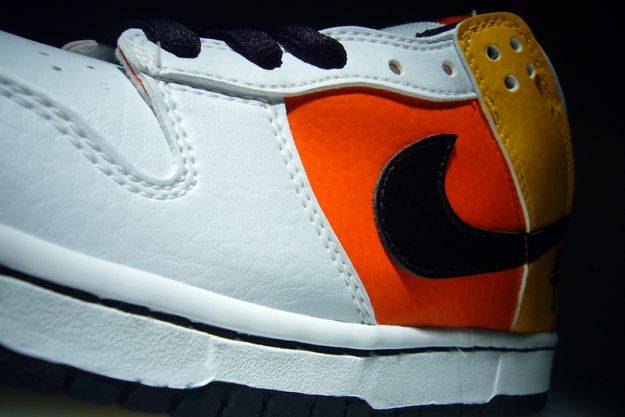 nike sb dunk low raygun home